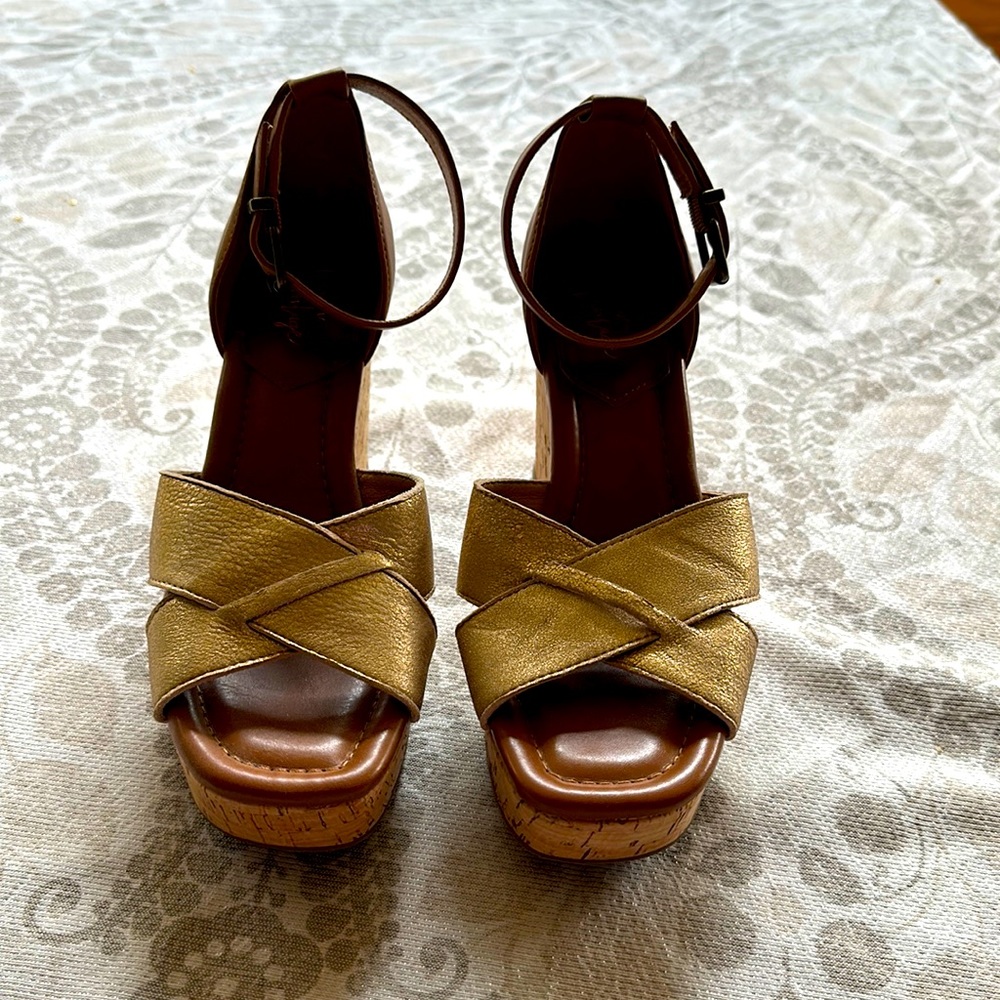 Crown Vintage wedges